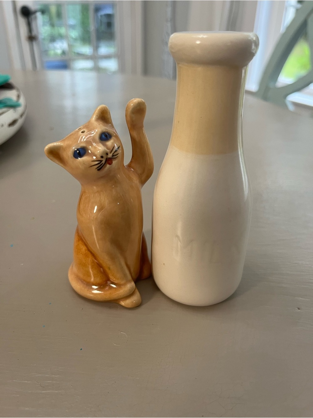Ceramic Orange Cat Figurine Salt & Pepper Shaker Set
